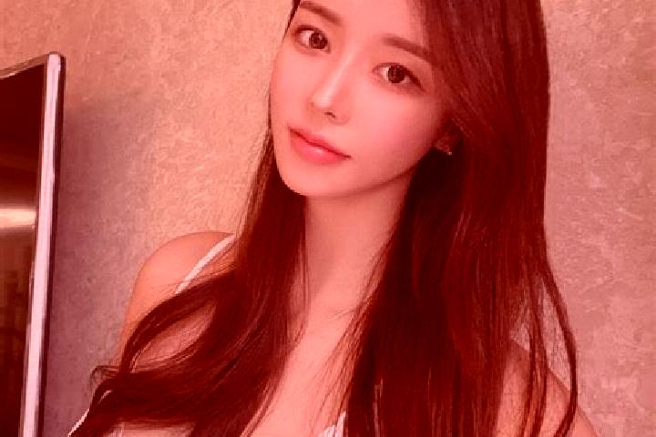 Ellie, 23 — Escort in Aqqan, China