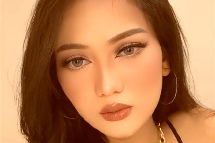 Ellie, 23 — Escort in Bengkayang, Indonesia