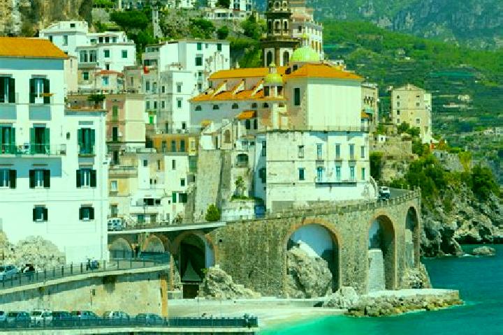 Ellie, 23 — Escort in Calo, Italy