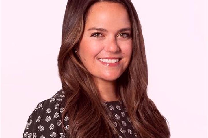Ellie, 23 — Escort in Greenfield, United States