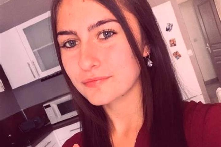 Ellie, 23 — Escort in Jacob-Bellecombette, France