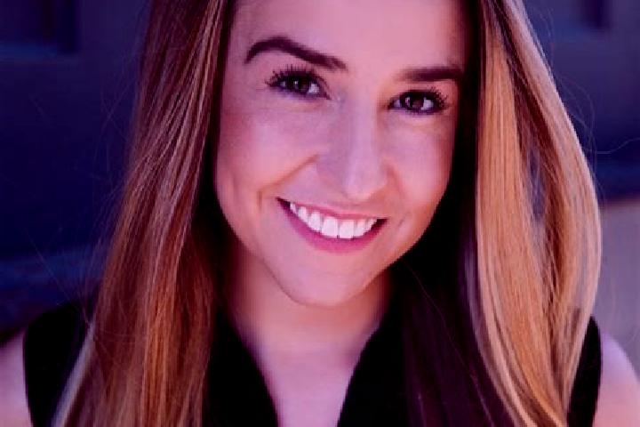 Ellie, 23 — Escort in Khmelnytske, Ukraine