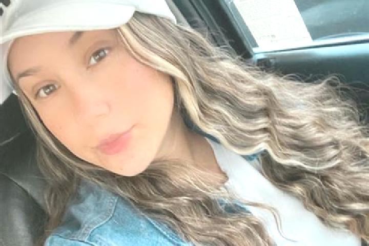 Ellie, 23 — Escort in La Cuestita, Mexico