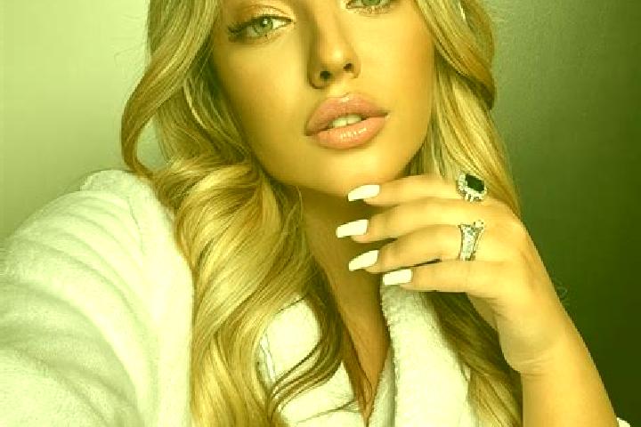 Ellie, 23 — Escort in Montauri, Brazil