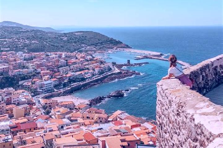 Ellie, 23 — Escort in Ortueri, Italy