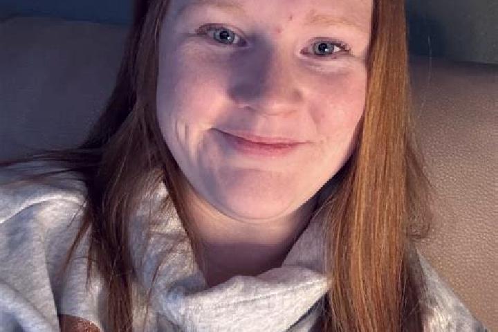 Ellie, 23 — Escort in Osburn, United States