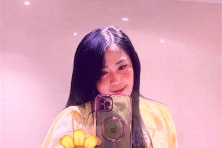 Ellie, 23 — Escort in Pagatan, Indonesia
