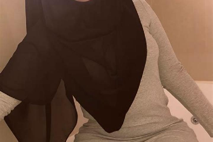 Ellie, 23 — Escort in Poli Hajji, Iran