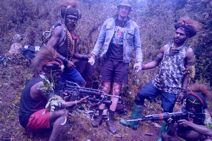 Ellie, 23 — Escort in Samarai, Papua New Guinea