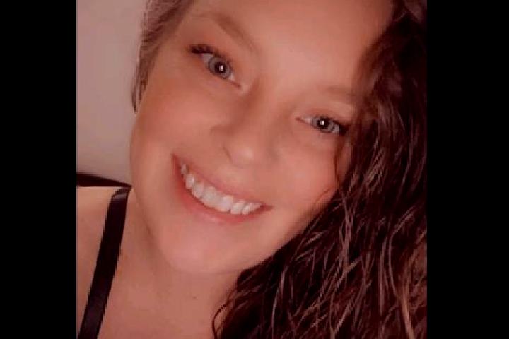 Ellie, 23 — Escort in Urbandale, United States