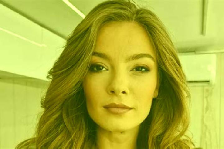 Ellie, 23 — Escort in Vorona Teodoru, Romania