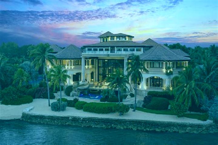 Ellie, 23 — Escort in Whitehall Estates, Cayman Islands