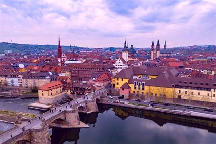 Ellie, 23 — Escort in Wuerzburg, Germany