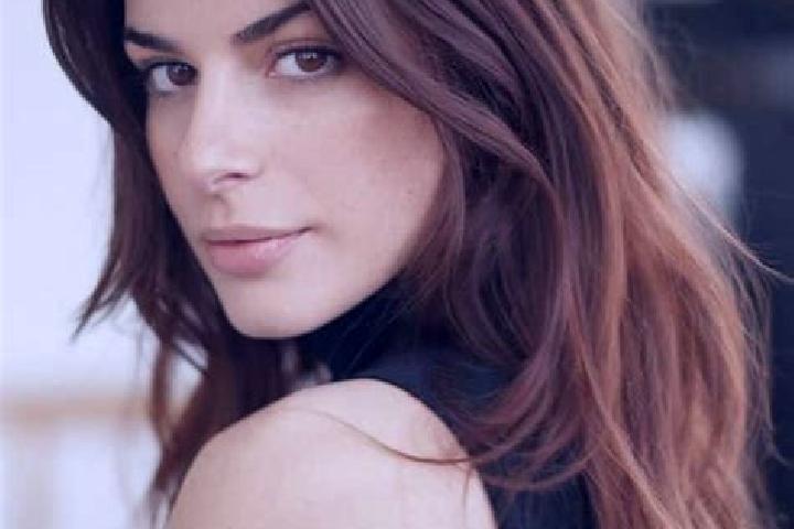 Ellie, 24, a auburn brown-eyed caribbean companion based in Lampa. Offering Couples, Girlfriend Experience, Erotic Massage, Duos, 69. Available for incall an...