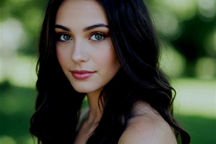 Ellie, 24, a auburn hazel-eyed caribbean companion based in Karavostamo. Offering GFE, Travel Companion, A-Level. Available for incall and outcall, day and e...