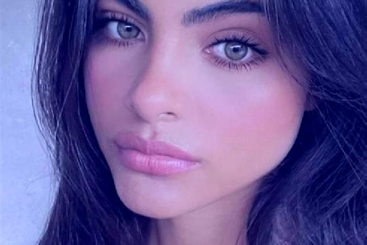 Ellie, 24, a black green-eyed european companion based in Thepharak. Offering Fetish, Prostate Massage, Tantra, CIM, Roleplay. Available for incall and outca...