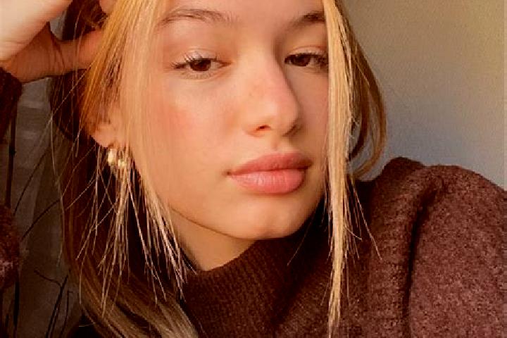 Ellie, 24, a blonde brown-eyed caucasian companion based in Daday. Offering Tantra, Fetish, Girlfriend Experience. Available for incall and outcall, day and ...