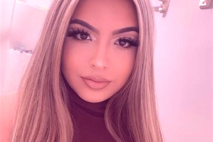 Ellie, 24, a blonde brown-eyed latina companion based in Bottmersdorf. Offering Domination, Tantra, A-Level, Striptease, GFE. Available for incall and outcal...