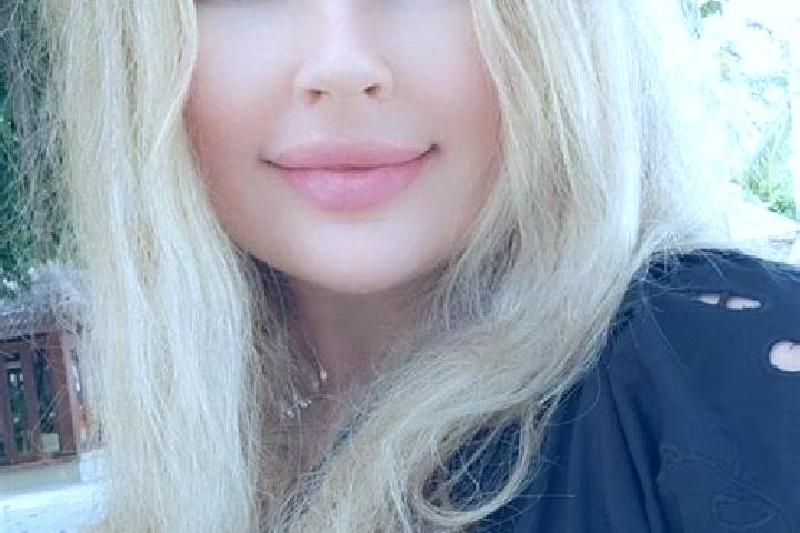 Ellie, 24, a blonde dark-eyed caucasian companion based in Madia. Offering GFE, Girlfriend Experience, BDSM, Tantra. Available for incall and outcall, day an...