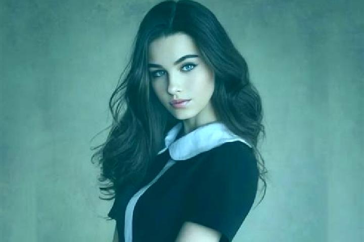 Ellie, 24, a brunette amber-eyed slavic companion based in Tomakivka. Offering Tantra, Duos, GFE, 69. Available for incall and outcall, day and evening dates.