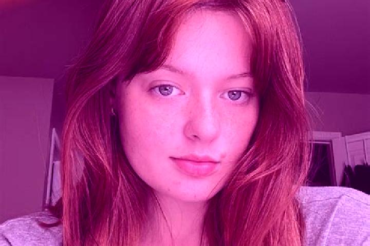 Ellie, 24, a chestnut blue-eyed caucasian companion based in Habud. Offering Overnight, Tantra, Duos. Available for incall and outcall, day and evening dates.