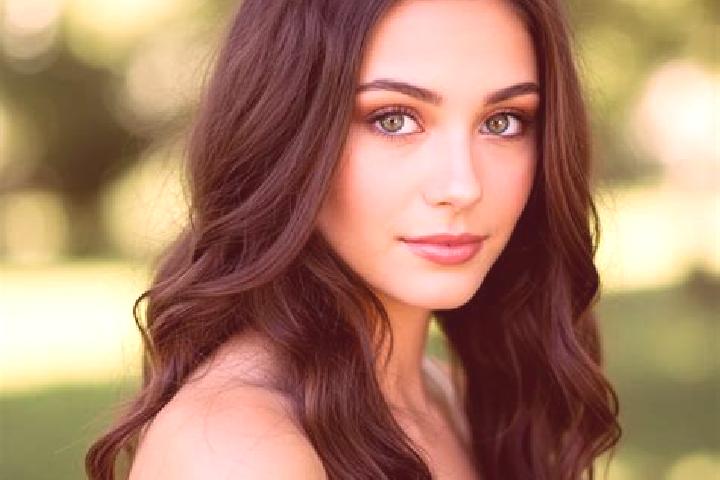 Ellie, 24, a dark blonde hazel-eyed latina companion based in Goodwood. Offering OWO, Party Girl, CIM, Fetish. Available for incall and outcall, overnight bo...