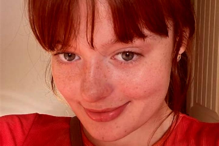 Ellie, 24, a red brown-eyed european companion based in Fiskdale. Offering Deep French Kissing, Roleplay, Striptease. Available for incall and outcall, day a...