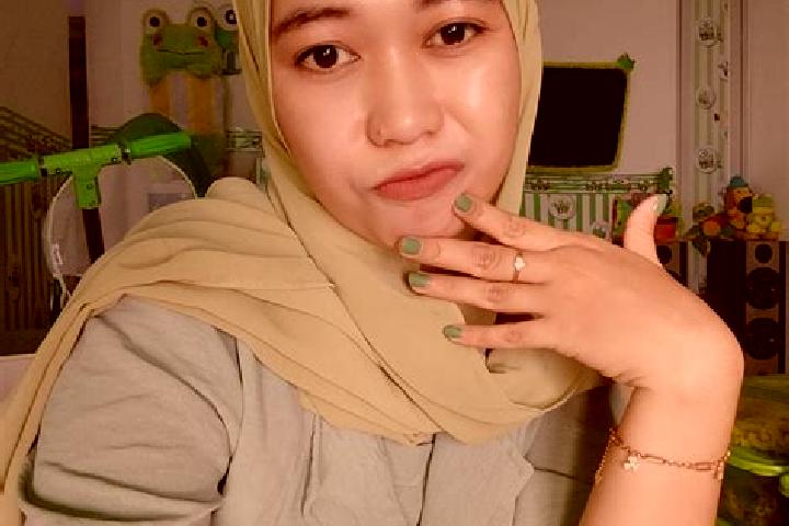 Ellie, 24 — Escort in Cigadog, Indonesia