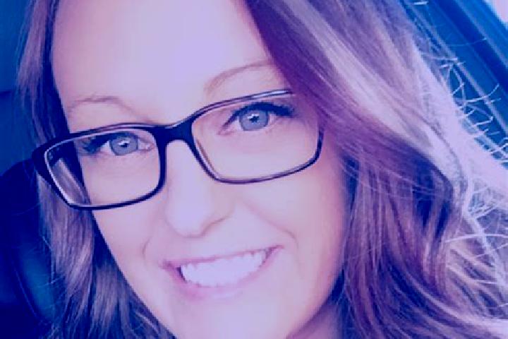 Ellie, 24 — Escort in Haskins, United States