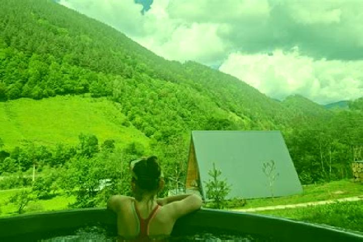 Ellie, 24 — Escort in Rau Sadului, Romania