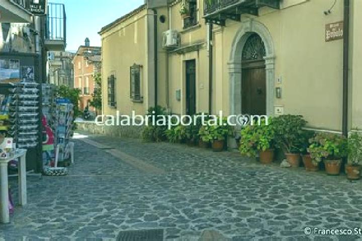 Ellie, 24 — Escort in Santa Domenica Talao, Italy