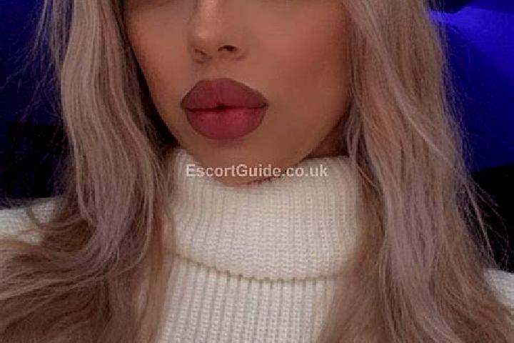 Ellie, 24 — Escort in Slough, United Kingdom