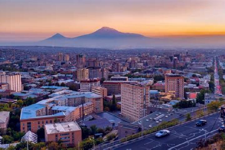 Ellie, 24 — Escort in Tsamakasar, Armenia