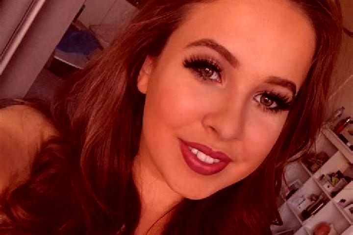 Ellie, 25, a auburn brown-eyed european companion based in Murten/Morat. Offering Fetish, Travel Companion, 69, CIM. Available for incall and outcall, overni...