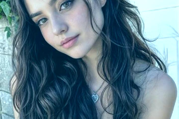Ellie, 25, a auburn brown-eyed mediterranean companion based in Mandritsara. Offering GFE, CIM, Deep French Kissing, Prostate Massage, Domination. Available ...