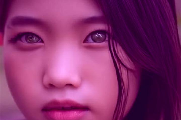 Ellie, 25, a brunette green-eyed asian companion based in Arlon. Offering Duos, Tantra, Massage. Available for incall and outcall, day and evening dates.