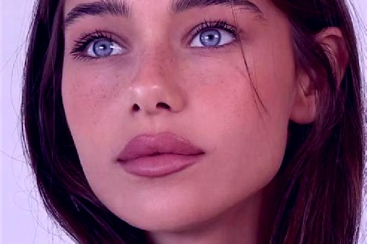 Ellie, 25, a brunette grey-eyed caribbean companion based in Salgado Filho. Offering Massage, Striptease, BDSM. Available for incall and outcall, day and eve...