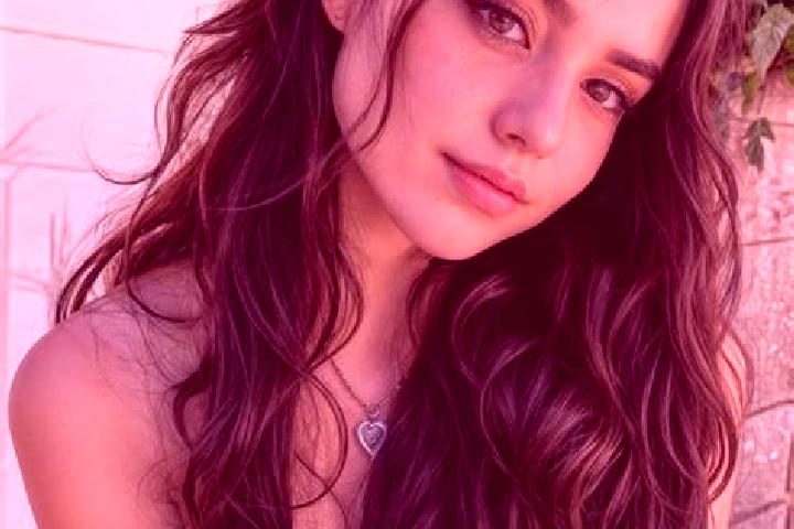 Ellie, 25, a red hazel-eyed caribbean companion based in Sevignacq-Meyracq. Offering Dinner Date, Massage, Deep French Kissing, Travel Companion. Available f...
