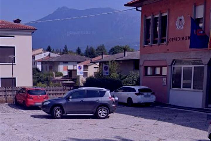 Ellie, 25 — Escort in Cogollo del Cengio, Italy