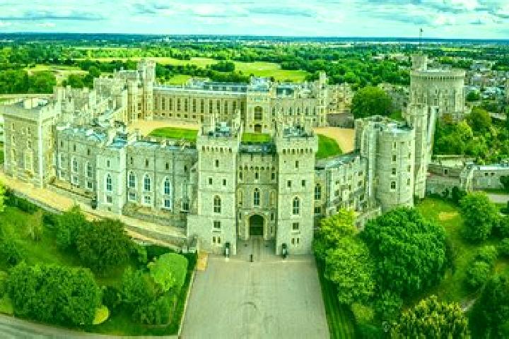 Ellie, 25 — Escort in Corfe Castle, United Kingdom