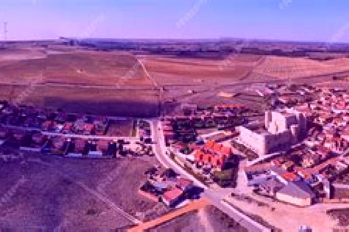 Ellie, 25 — Escort in Fuentes de Valdepero, Spain