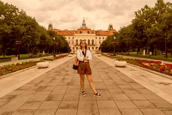 Ellie, 25 — Escort in Laznica, Serbia