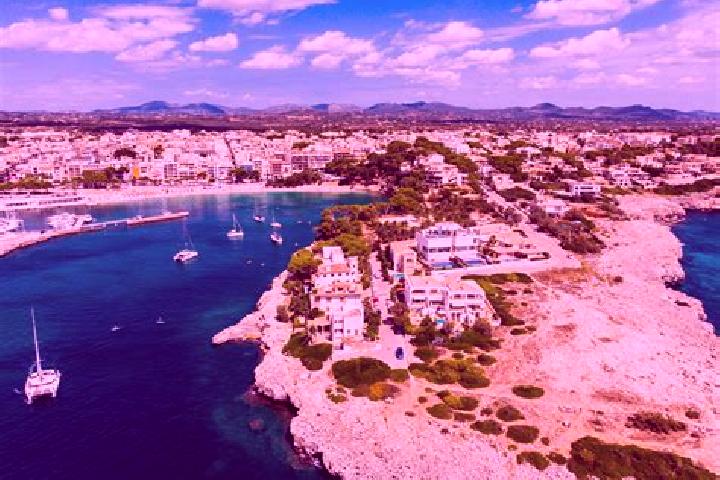 Ellie, 25 — Escort in Porto Cristo, Spain