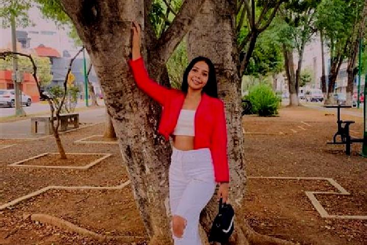 Ellie, 25 — Escort in Tzitzio, Mexico