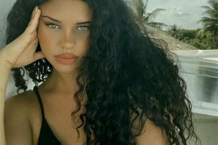 Ellie, 26, a black grey-eyed latina companion based in Marale. Offering OWO, Party Girl, Striptease, Deep French Kissing. Available for incall and outcall, d...