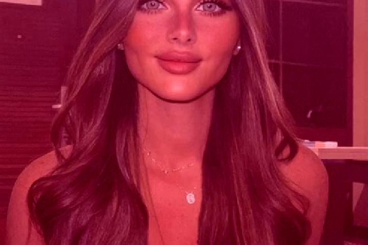 Ellie, 26, a brunette dark-eyed caribbean companion based in Merrigum. Offering Striptease, Duos, A-Level, Dinner Date, Party Girl. Available for incall and ...