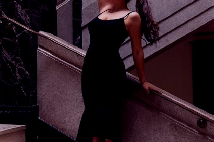 Ellie, 26, a brunette grey-eyed latina companion based in Dualing. Offering Overnight, Striptease, OWO. Available for incall and outcall, day and evening dates.