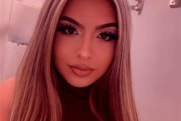 Ellie, 26, a red blue-eyed latina companion based in Meseli. Offering Tantra, BDSM, A-Level. Available for incall and outcall, day and evening dates.