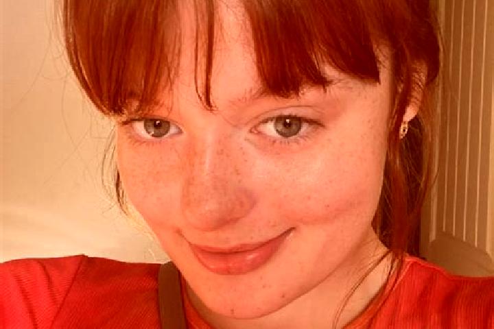 Ellie, 26, a red green-eyed caribbean companion based in Breuillet. Offering Couples, Striptease, Domination. Available for incall and outcall, day and eveni...