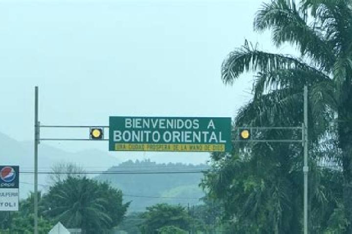 Ellie, 26 — Escort in Balsamo Oriental, Honduras